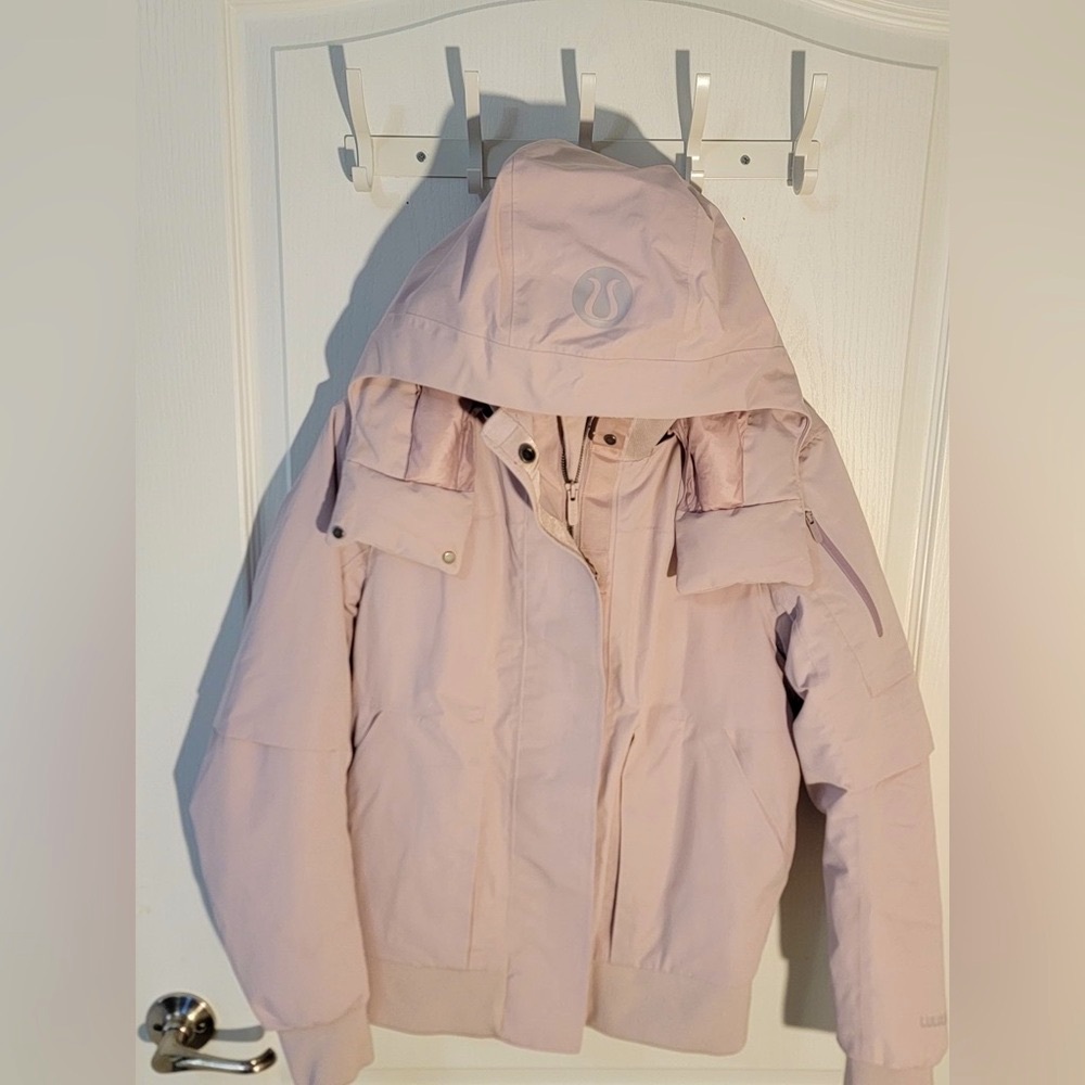 Lululemon Winter Warrior Coat•Bomber Goose Down Glyde•Porcelain Pink•FLAWLESS•4 - Picture 10 of 16